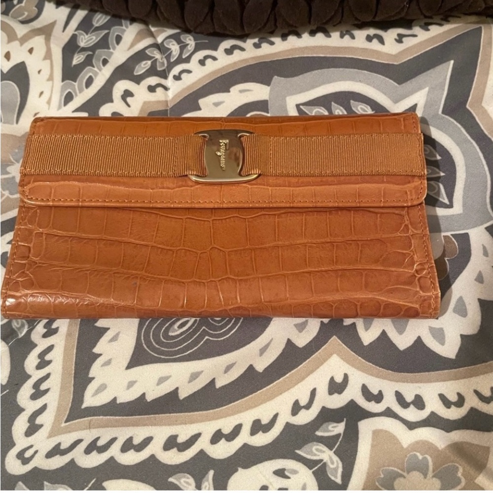 Salvatore Farragamo Fossil Brown Crocodile Embossed Wallet